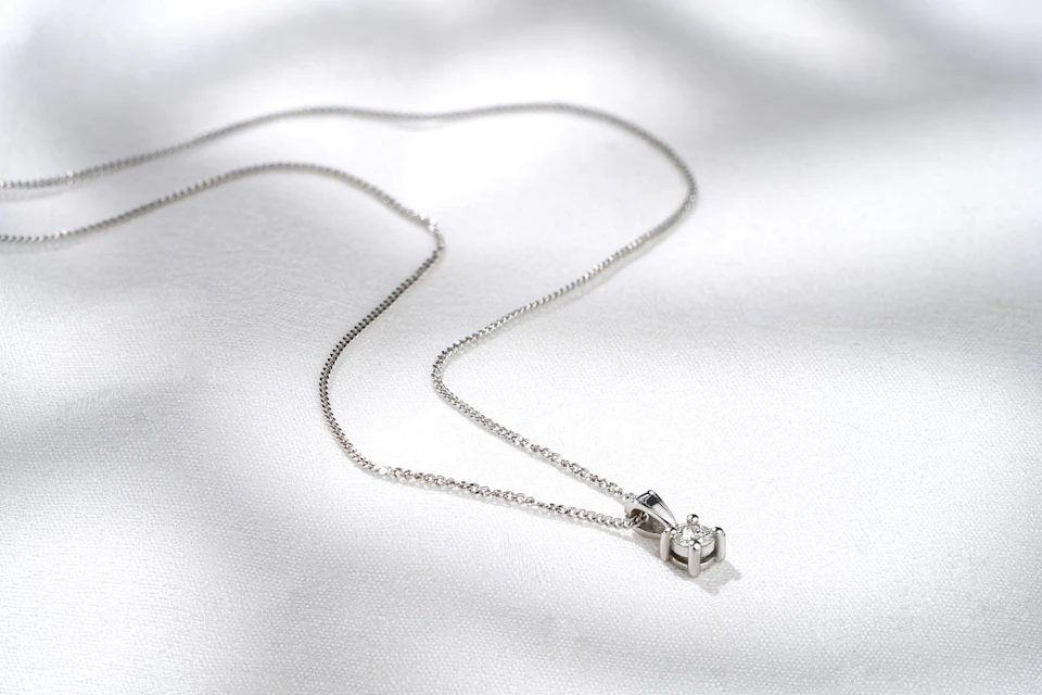 pendant diamond necklace
