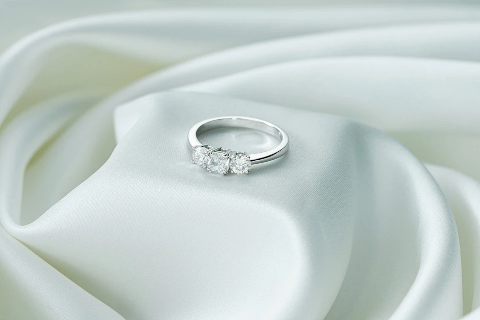 3 stone engagement ring