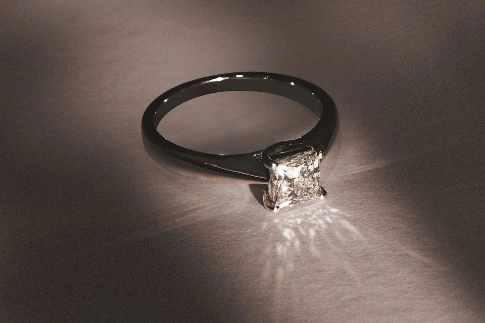 princess cut diamond engagement ring
