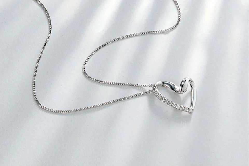silver heart diamond pendant