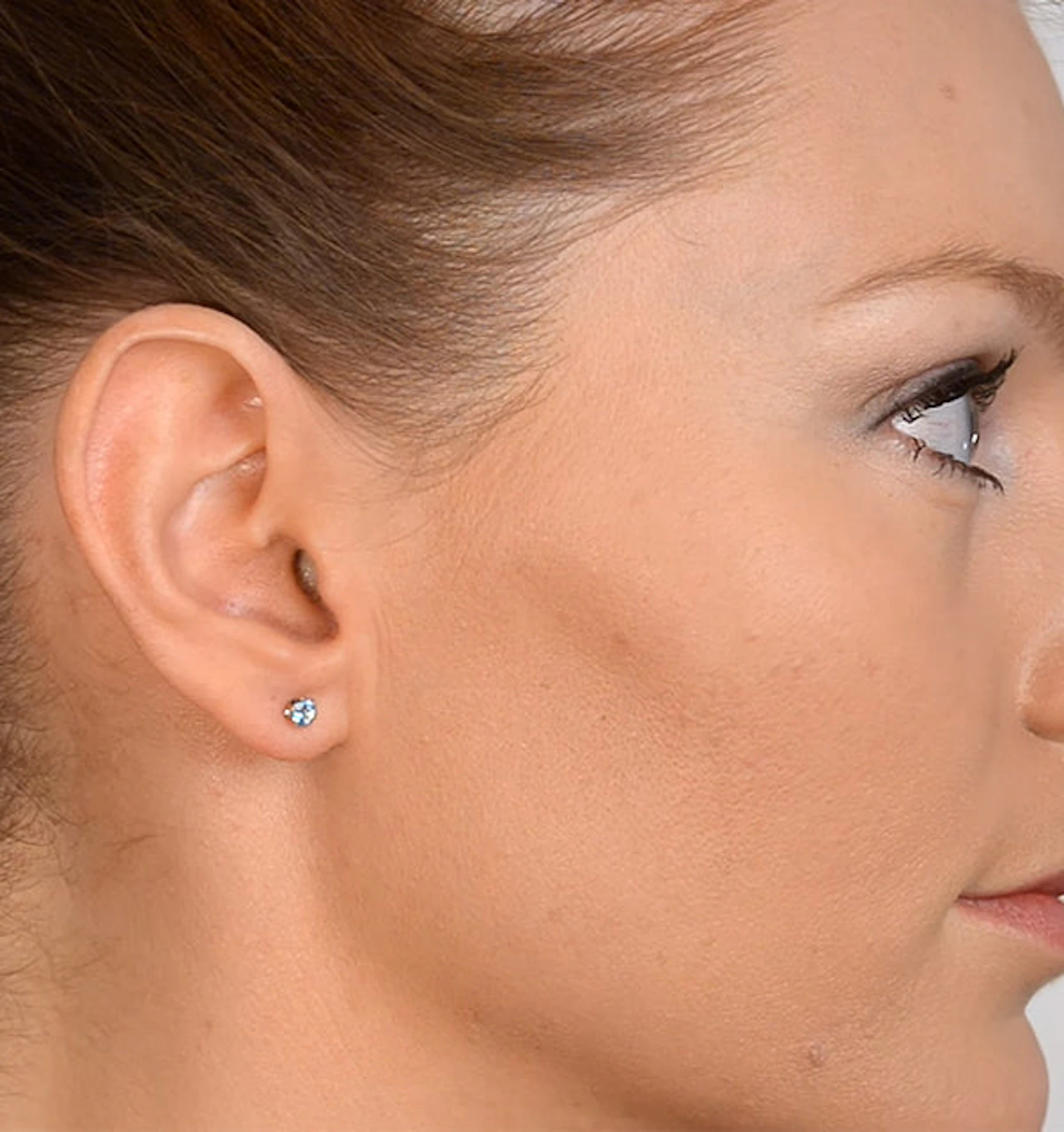 Blue Topaz 4mm 9K Yellow Gold Stud Earrings