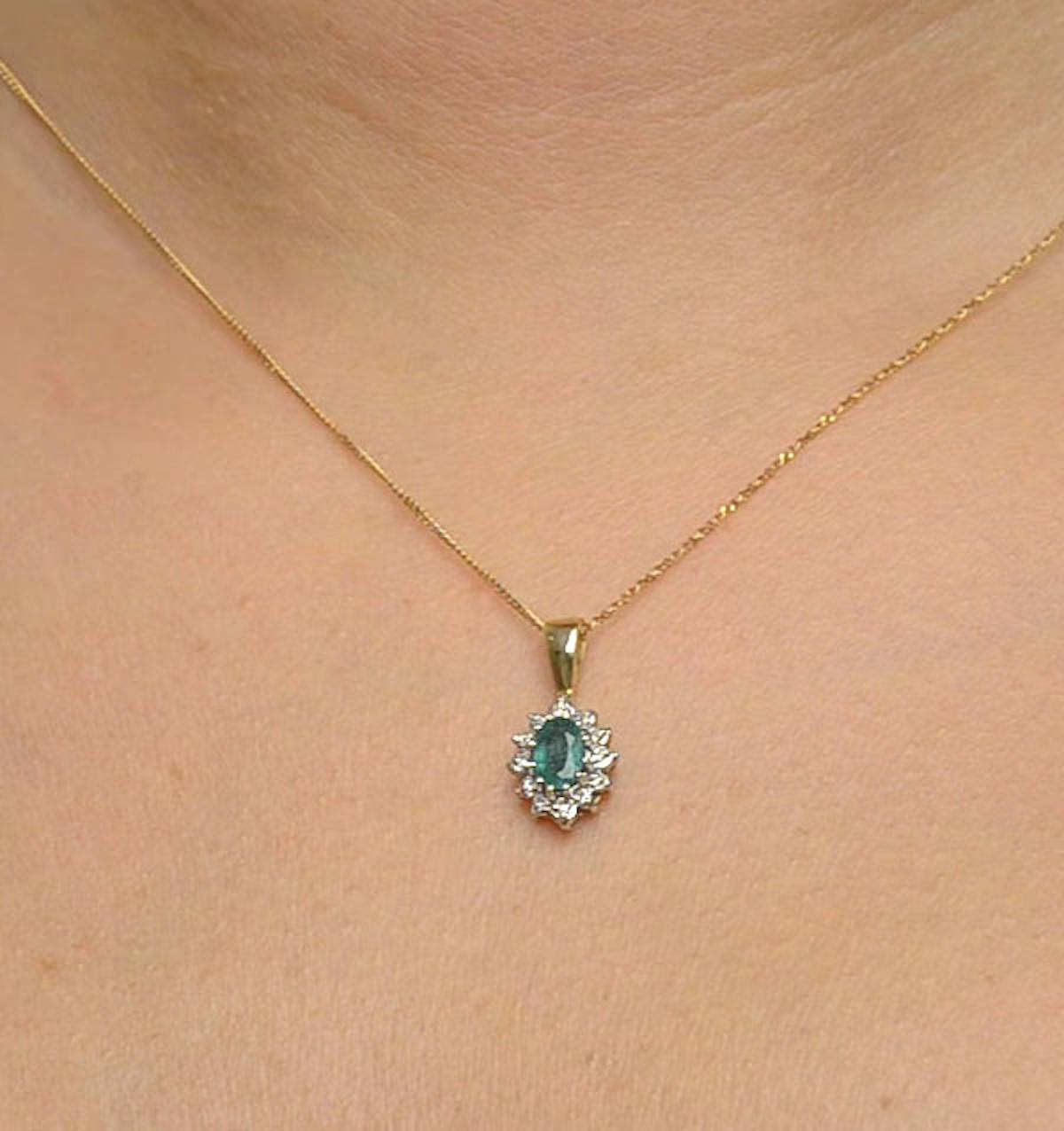 Emerald 0.43CT And Diamond 9K Yellow Gold Pendant Necklace