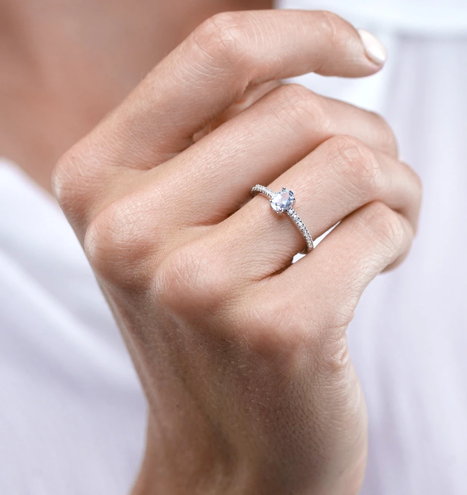 9K White Gold Diamond and Aquamarine Ring 0.08ct