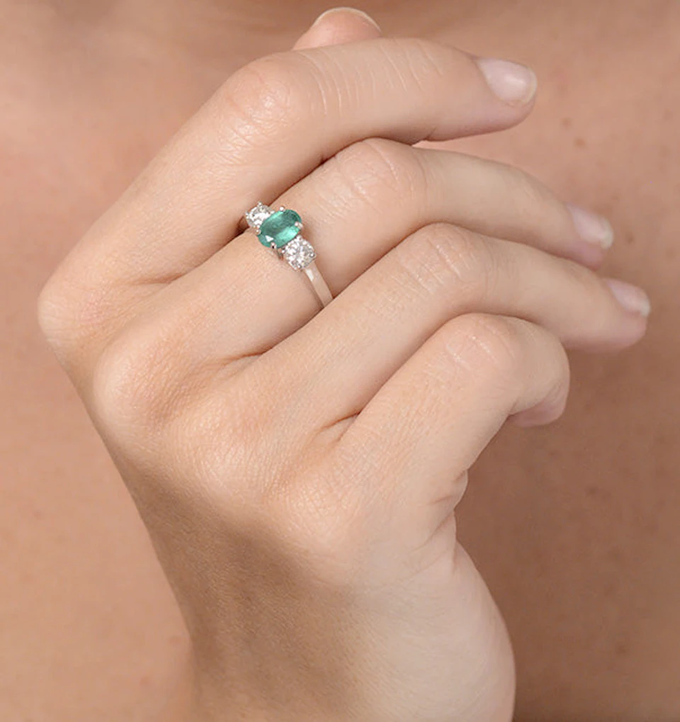 Emerald 0.70ct And Diamond 0.50ct 18K White Gold Ring