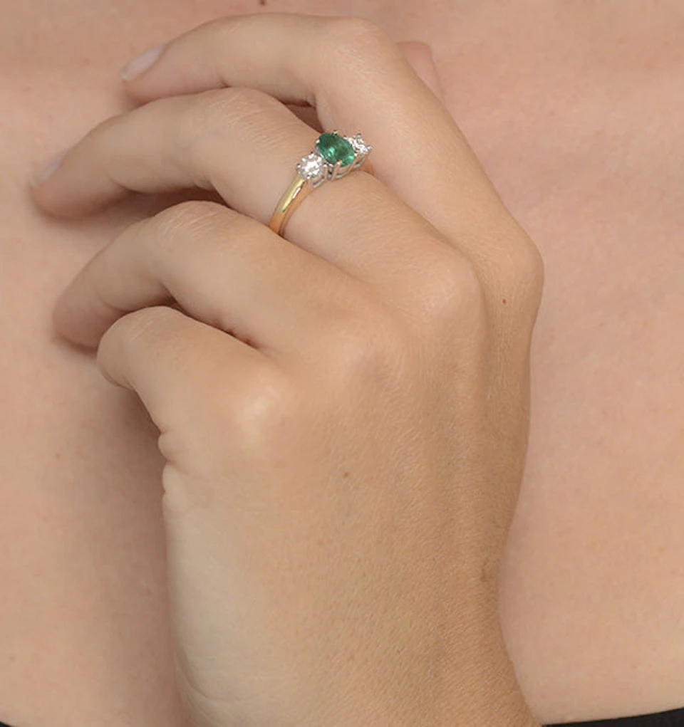 Emerald 0.70ct And Lab Diamonds G/Vs 0.50ct 18K Gold Ring FET23-G