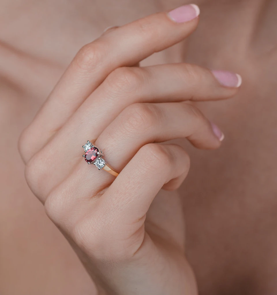 Pink Tourmaline 0.80CT and Diamond Ring in 18K Gold - FET23