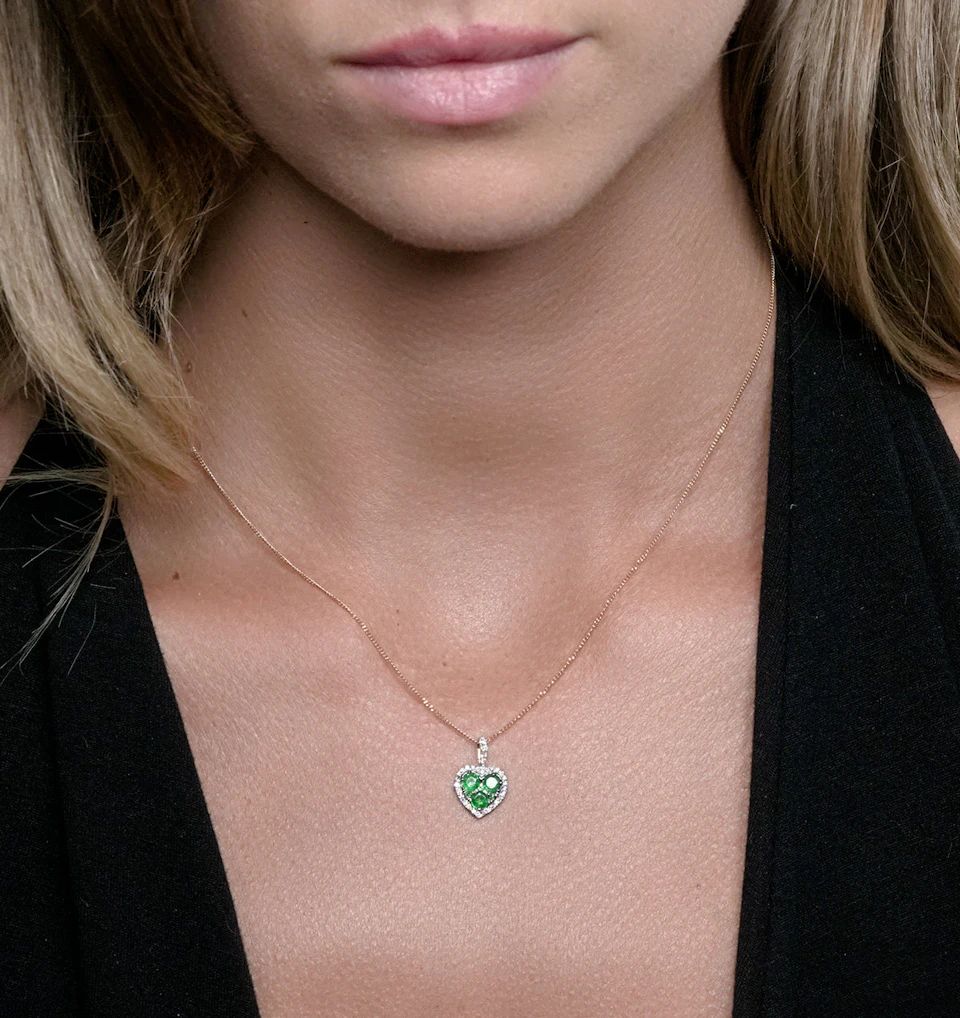 0.80ct Emerald Asteria Diamond Heart Pendant Necklace in 18K Gold