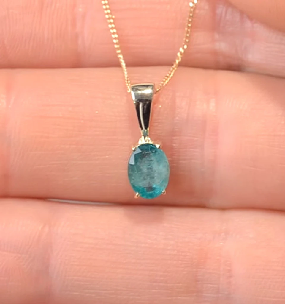 Emerald 7 x 5mm 18K Yellow Gold Pendant Necklace