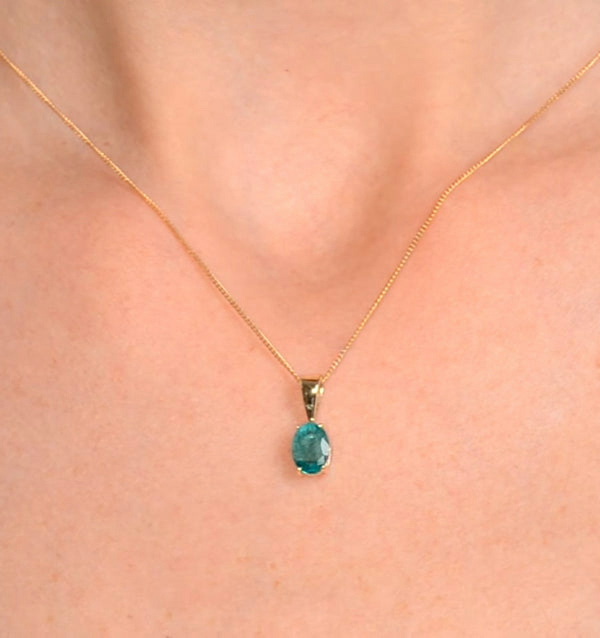 Emerald 7 x 5mm 18K Yellow Gold Pendant Necklace