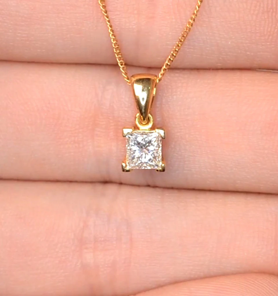18K Gold Princess Cut Diamond Pendant Necklace 0.50CT G/VS