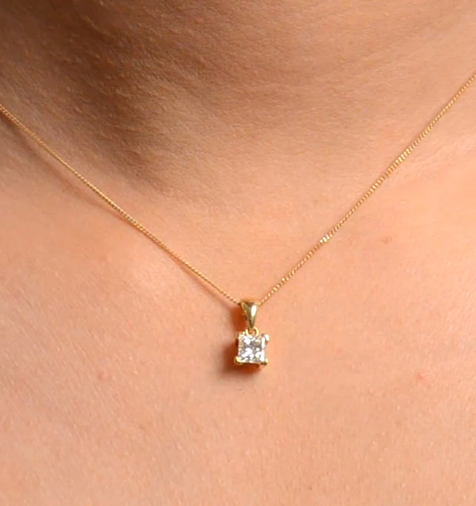 18K Gold Princess Cut Lab Diamond Pendant Necklace 0.50CT F/VS