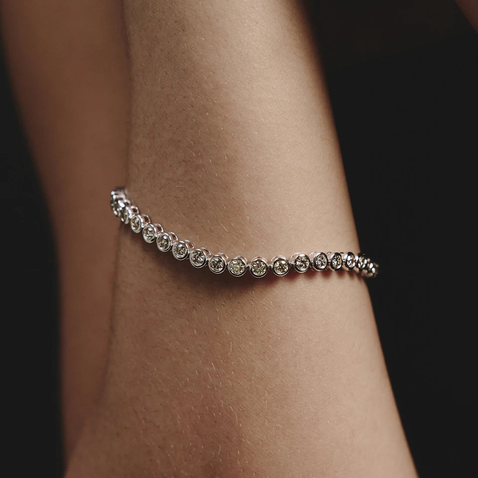 Diamond Tennis Bracelet Rubover Style 4.00ct 9K White Gold