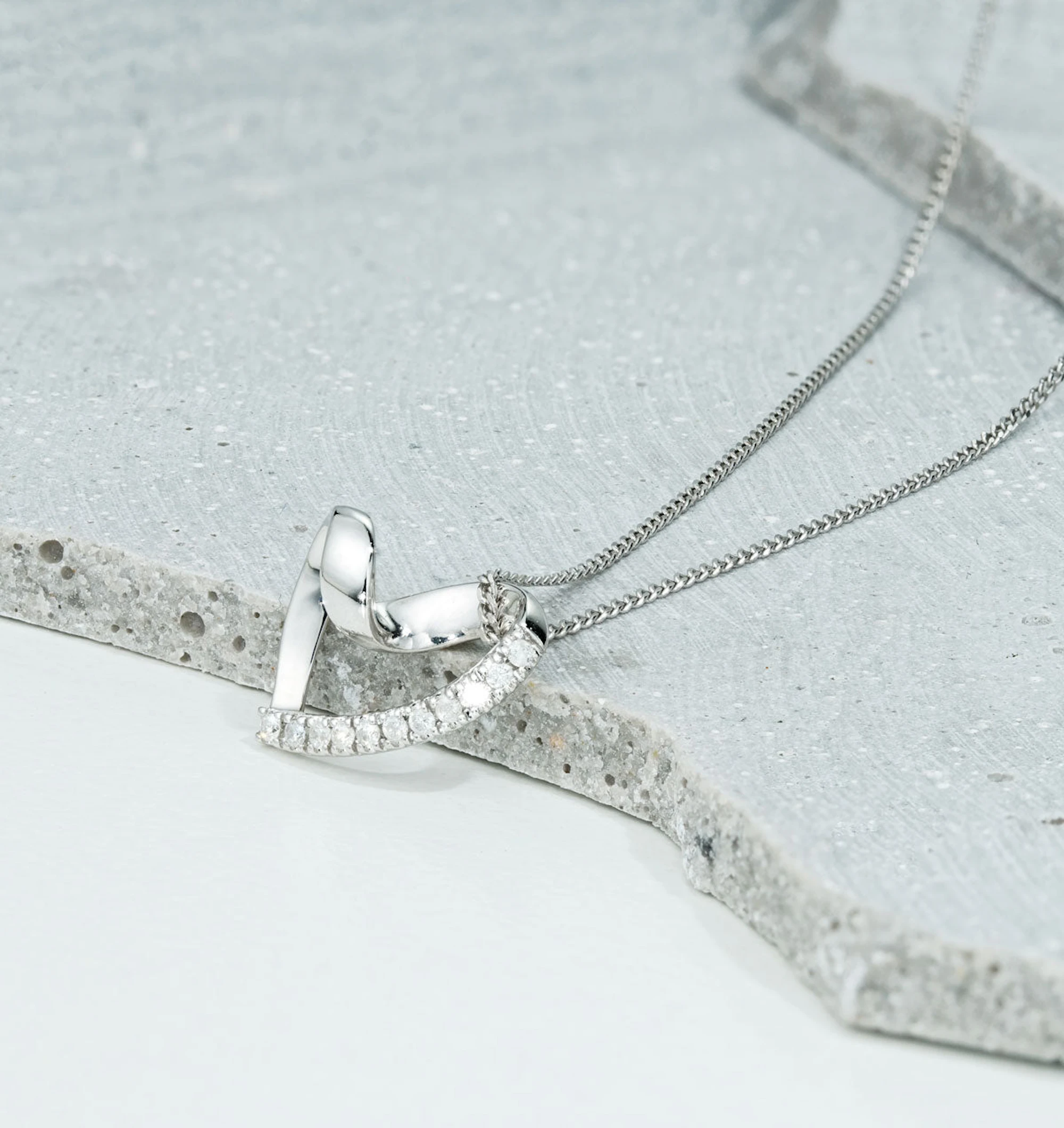 Heart Pendant Necklace 0.10ct Diamond 9K White Gold