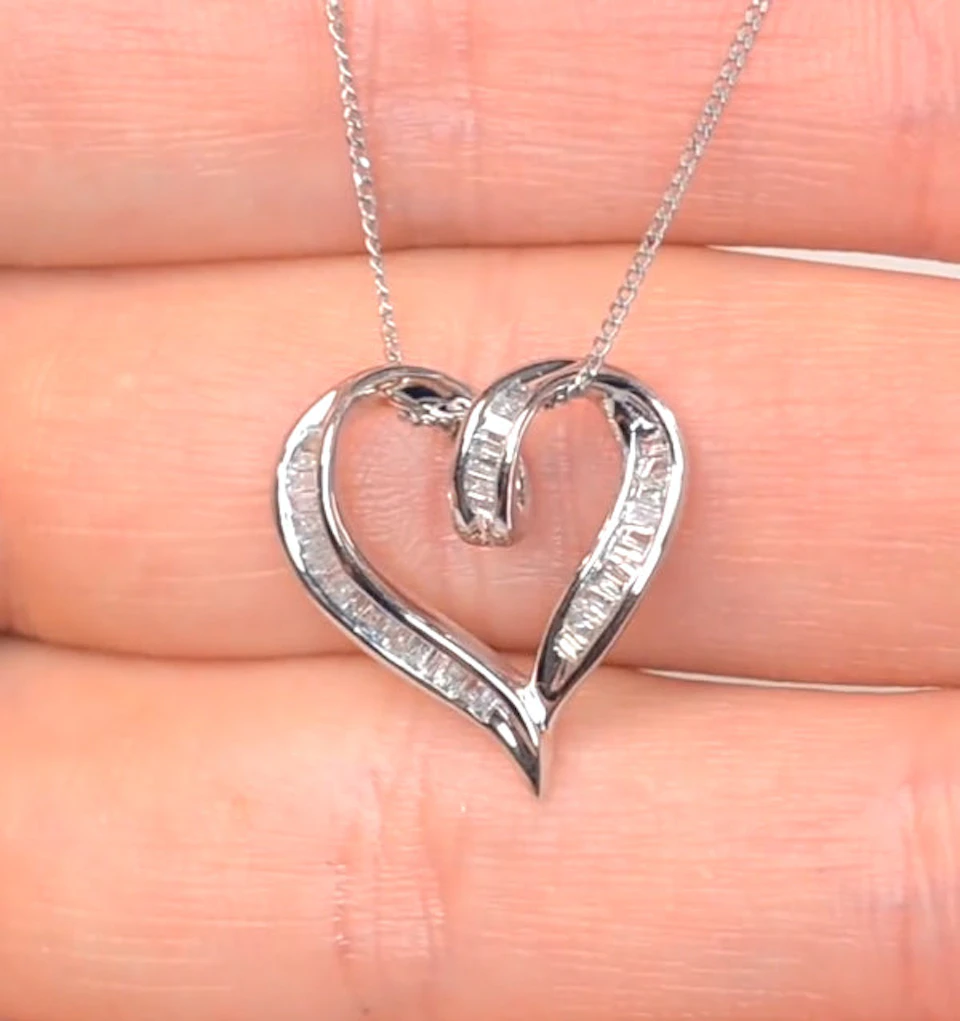 Heart Pendant Necklace 0.33ct Diamond 9K White Gold