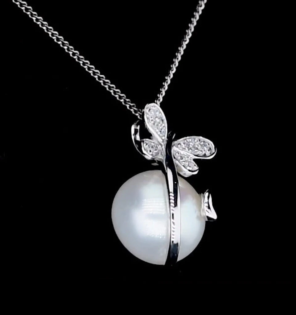 Button Pearl and Diamond Stellato Pendant Necklace in 9K White Gold