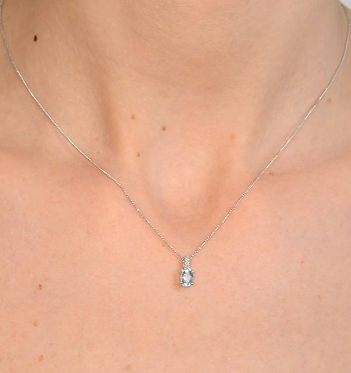 Aquamarine 0.34CT And Diamond 9K White Gold Pendant Necklace