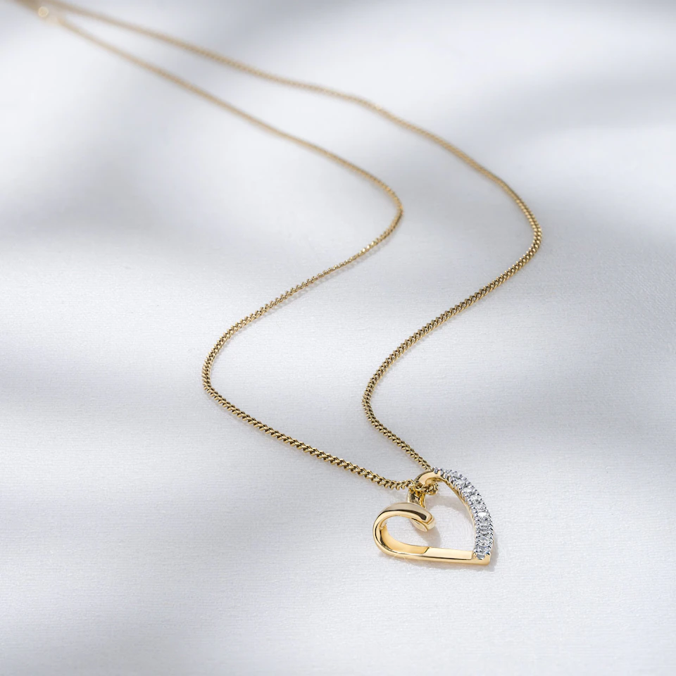 Lab Diamond Heart Necklace Pendant 0.10ct H/SI Set in 18K Gold Vermeil