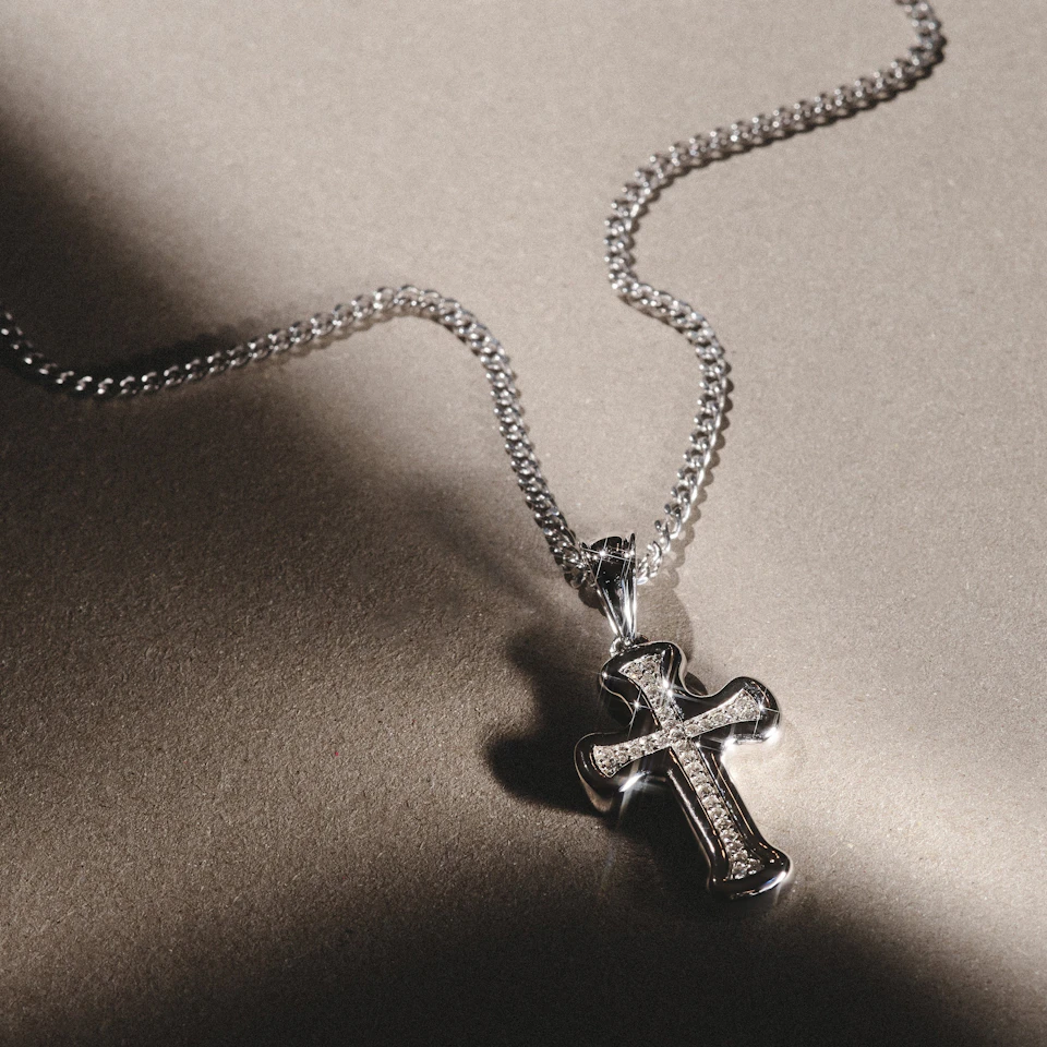 Men’s 0.15ct Lab Grown Diamond Cross Pendant Necklace in Sterling Silver