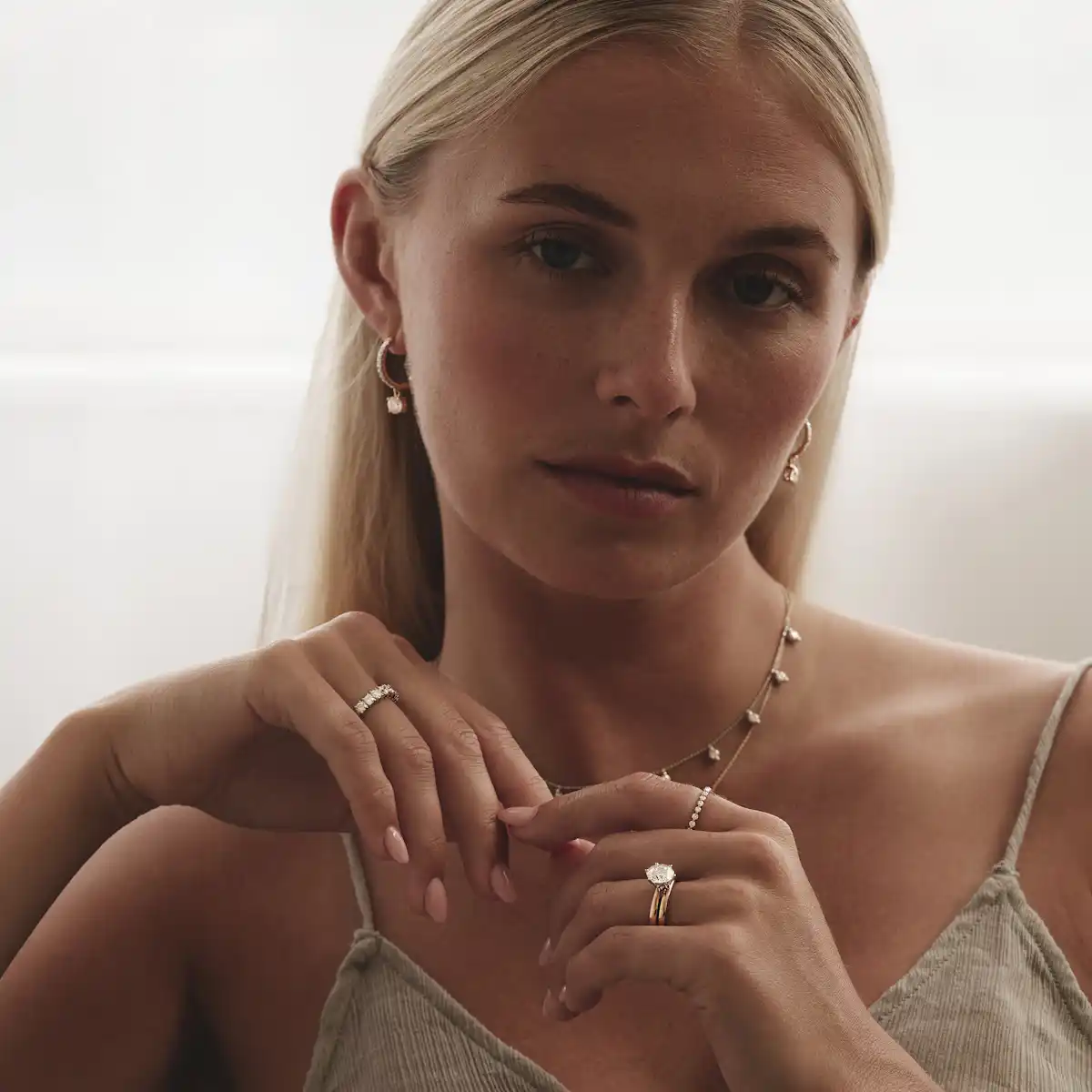 2 Carat Diamond Engagement Ring Low Set Chloe Lab F/VS1 18K Gold