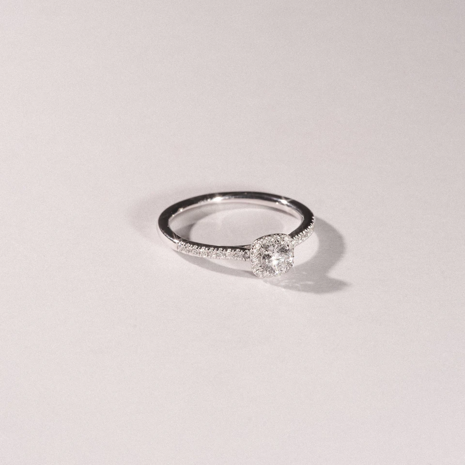 Lumia Round Cut Lab Diamond Halo Ring 0.50ct F/VS in 925 Silver