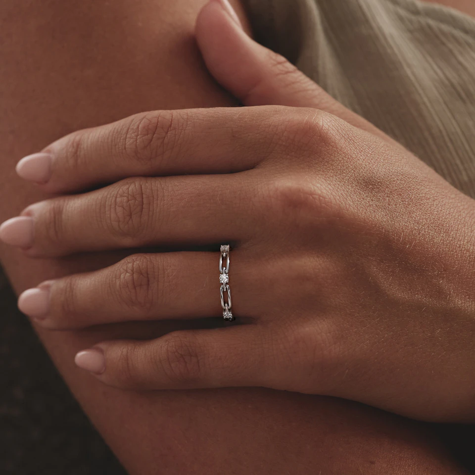 Bound Lab Diamond Link Ring 0.125ct Round Cut in Sterling Silver