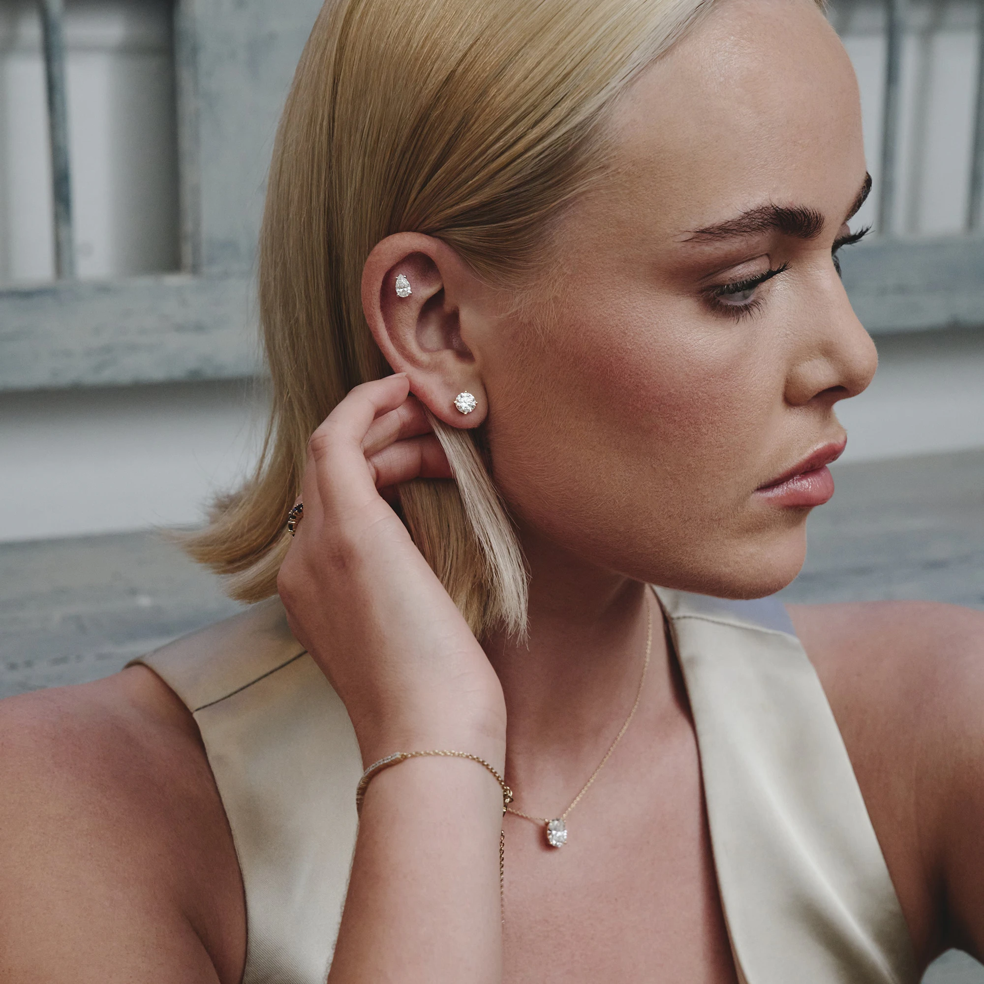 18K Gold Lab Diamond Stud Earrings 2.00CT F/VS1 Quality - 6.6mm