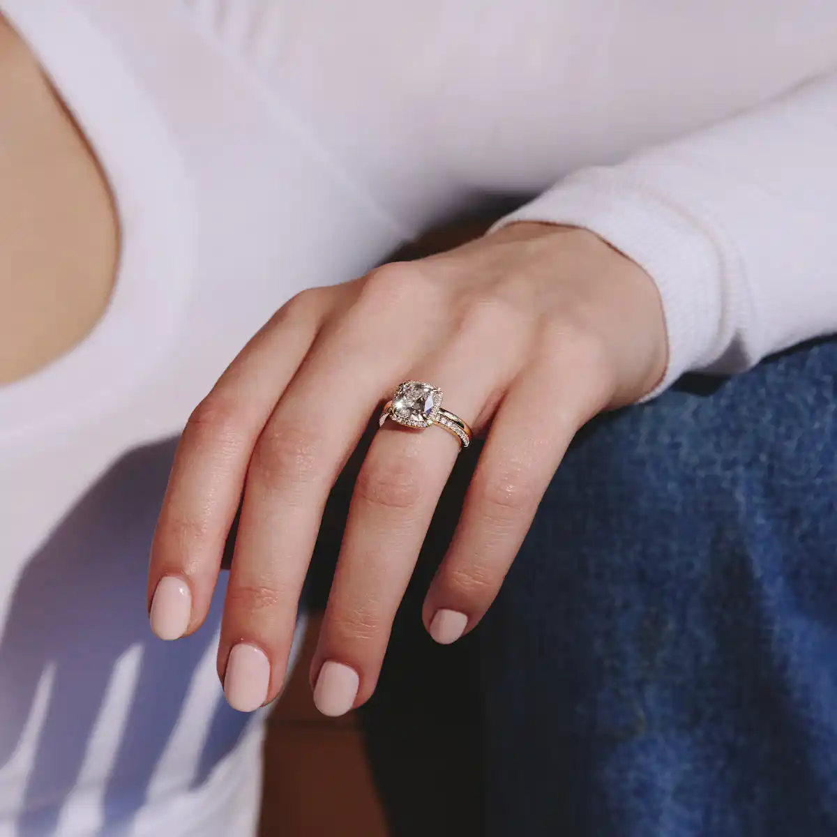 Beatrice 3.55ct Lab Diamond Cushion Cut Engagement Ring in 18K Yellow Gold G/VS1