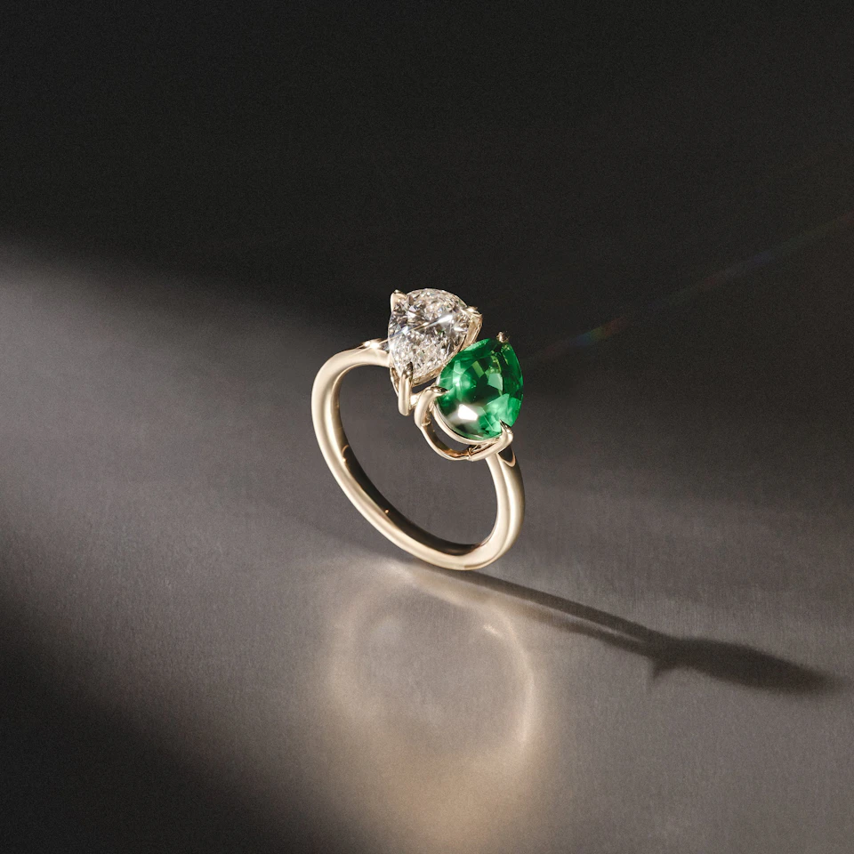 Toi Et Moi 1.50ct Pear Lab Diamond and 2.60ct Pear Lab Emerald Engagement Ring in 18K Yellow Gold