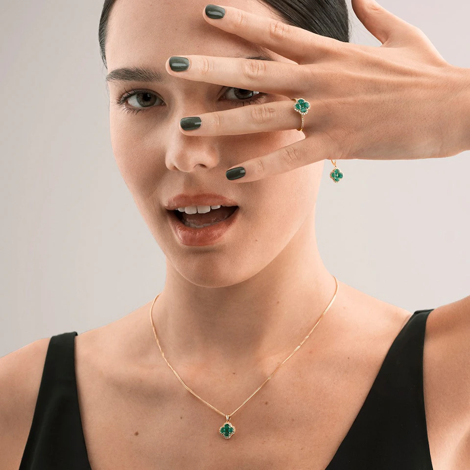 Emerald 1.04ct and Diamond 18K Yellow Gold Alegria Pendant