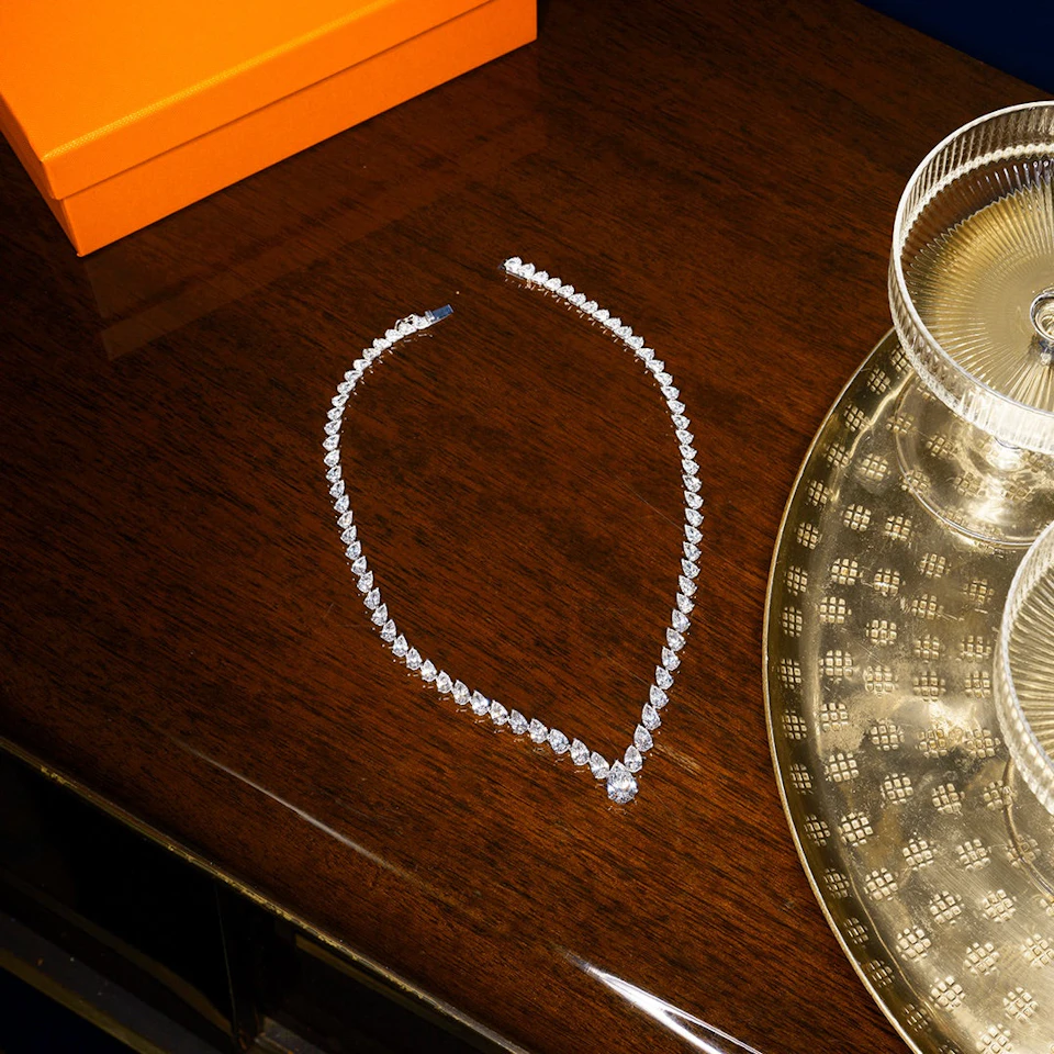 LUXE 20.00ct Lab Diamond Necklace with 1.50ct IGI Certified Pear-Cut Centre in 18K White Gold