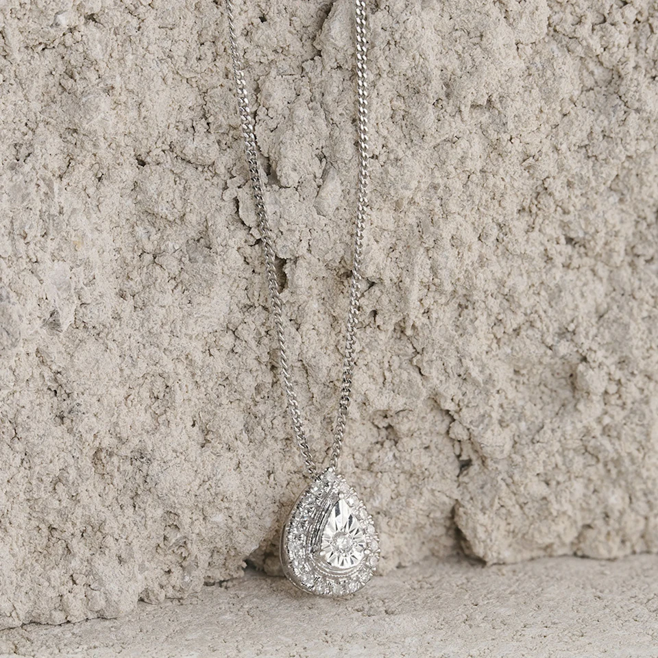 Masami Lab Diamond Pear Halo Necklace 0.10ct Pave Set in 925 Sterling Silver
