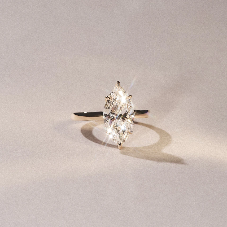 Amora Marquise 1.00ct Lab Diamond Engagement Ring F/VS Set in 18K Gold