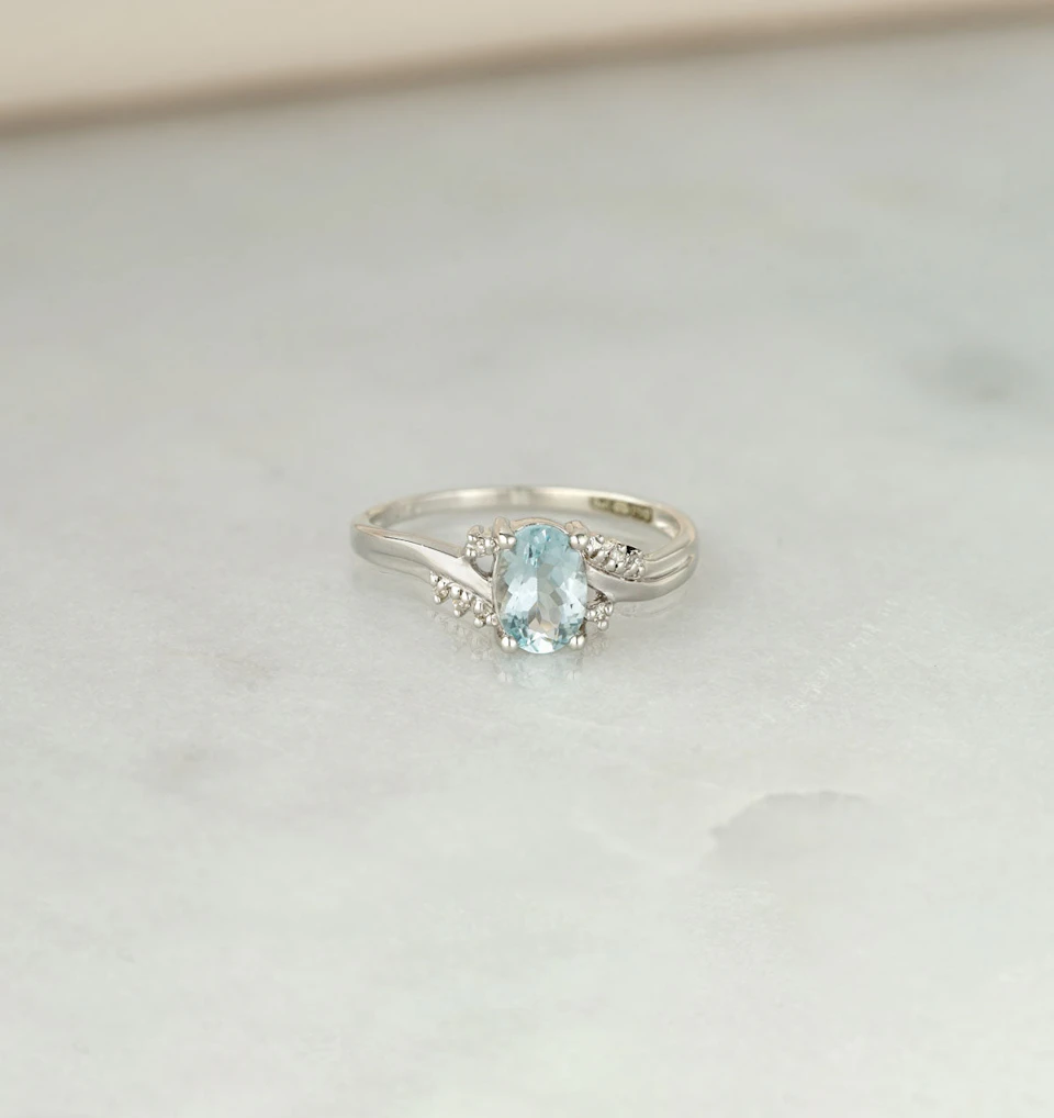 Aquamarine 0.70CT And Diamond 18K White Gold Ring N4442
