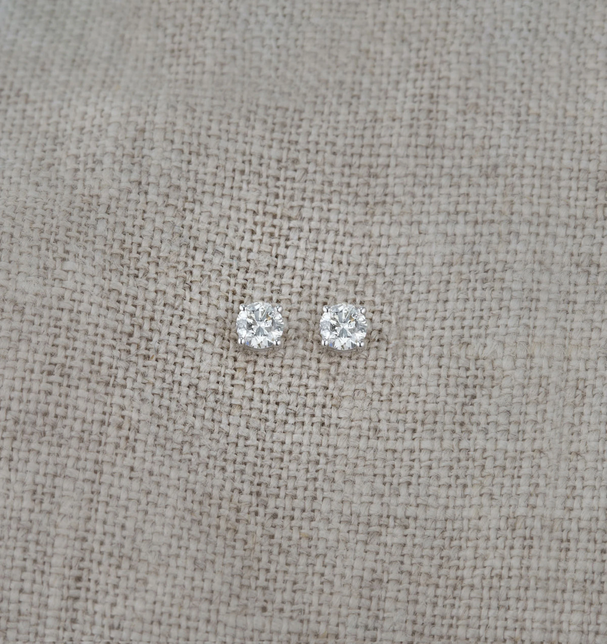 Diamond Earrings 0.20CT Studs H/SI Quality in 18K White Gold - 3mm