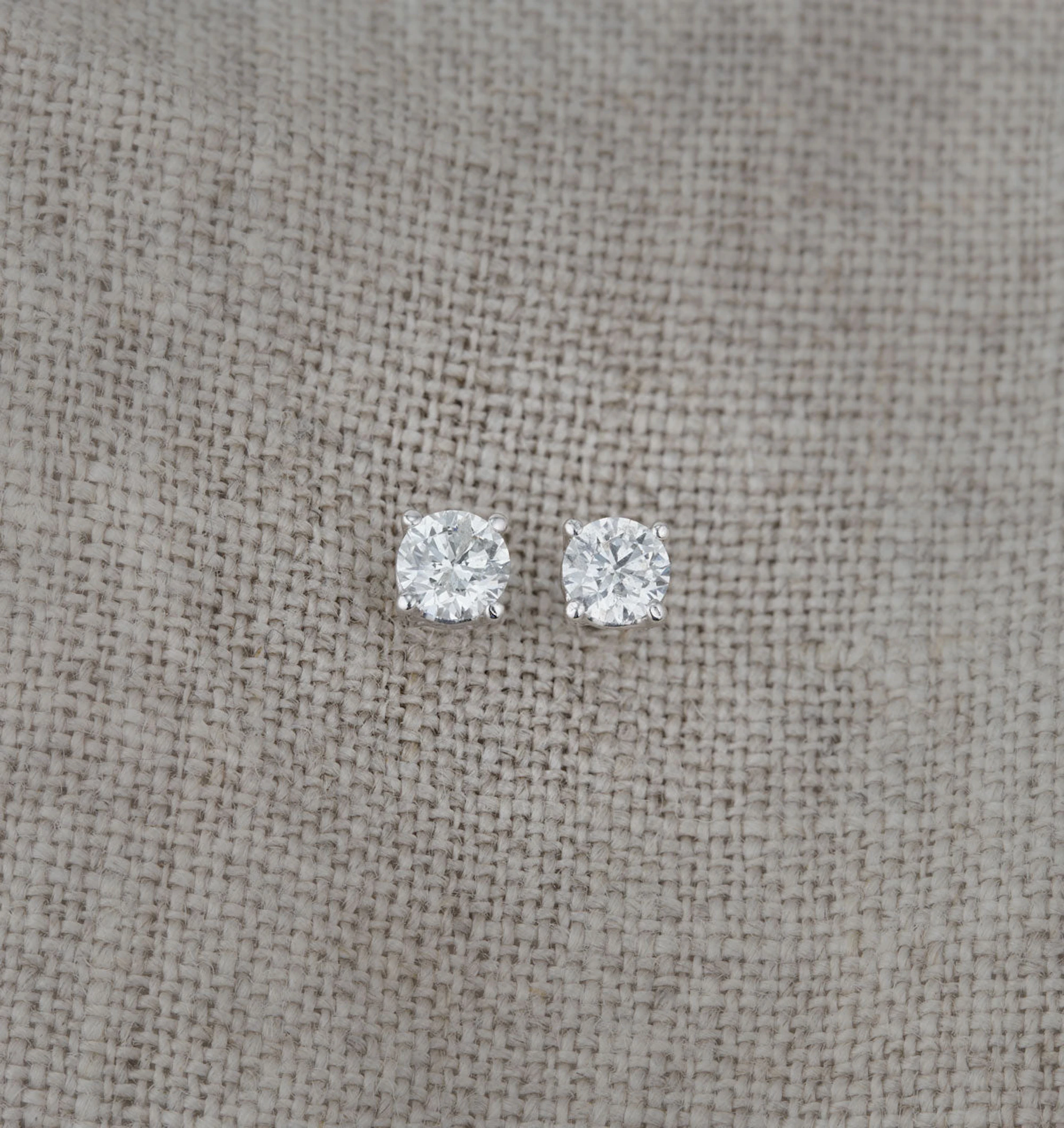 Diamond Earrings 0.40CT Studss Premium Quality in 18K White Gold 3.8mm