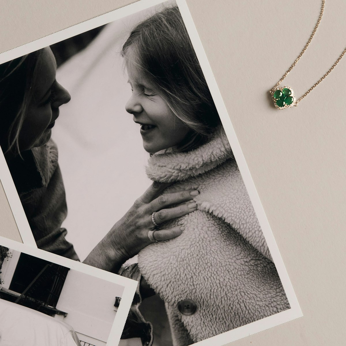 Emerald 1.04ct and Diamond 18K Yellow Gold Alegria Pendant