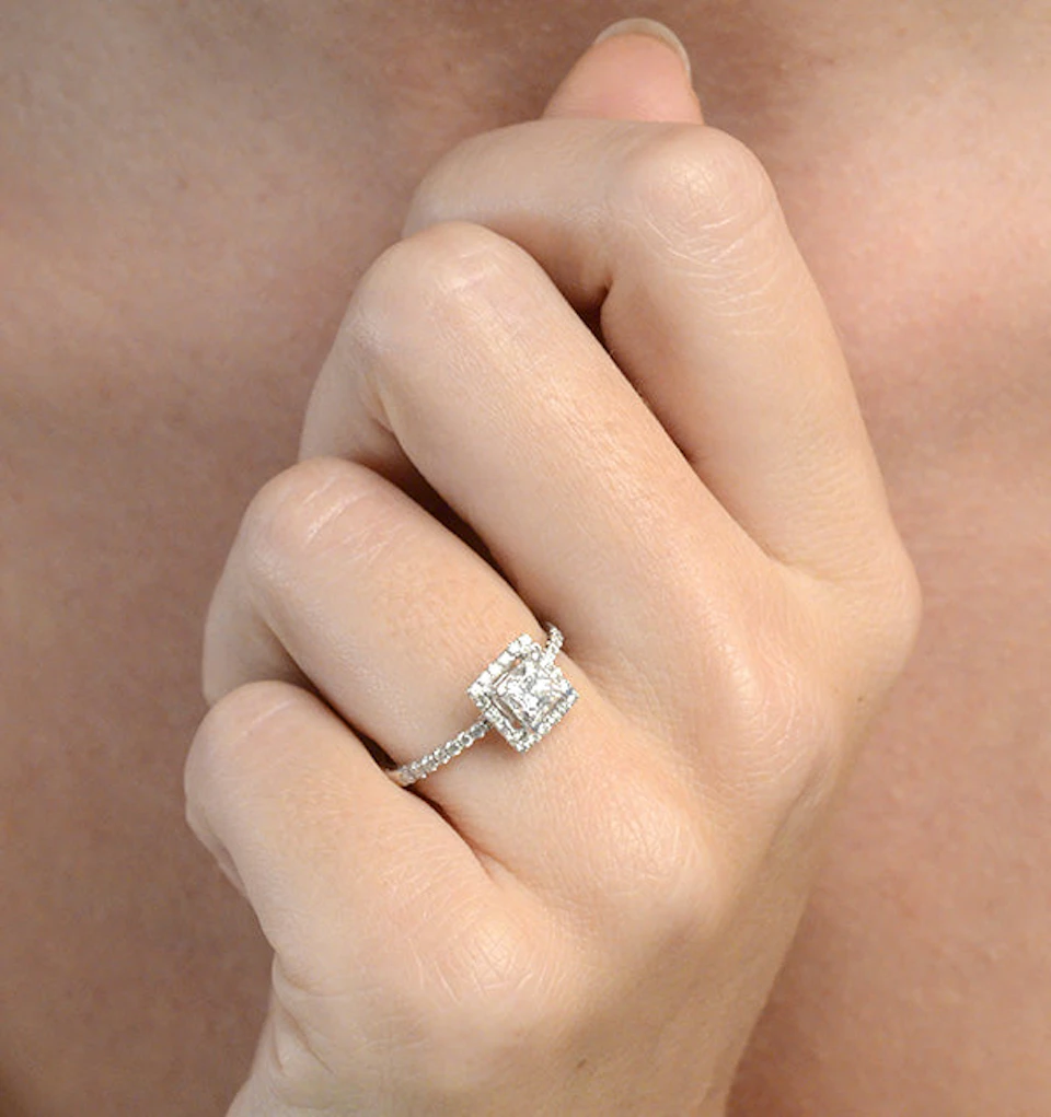 Halo Engagement Ring Ella 18K Gold Diamond Princess Cut 0.82ct SI