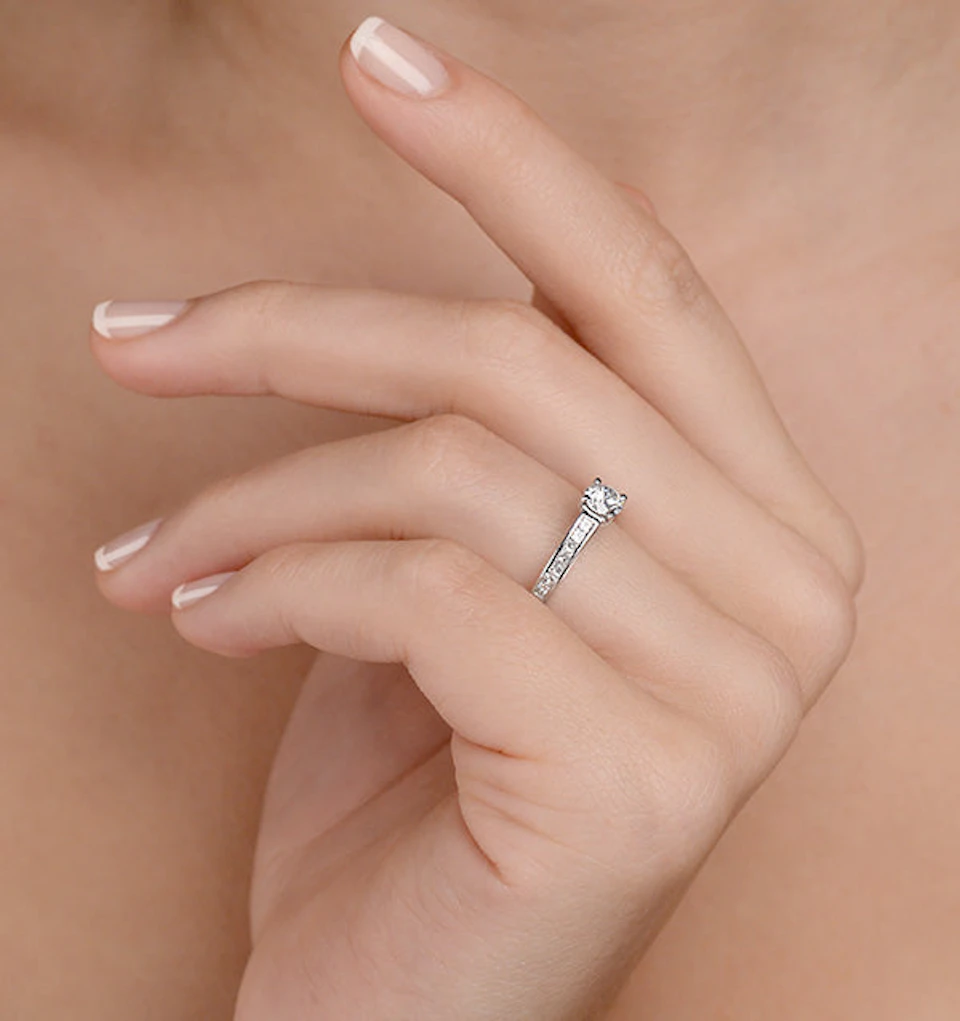 Sidestone Engagement Ring Eleri 0.90ct SI1 Princess Diamonds 18KW Gold
