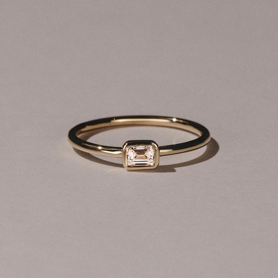 Horizon Emerald Cut Lab Diamond Solitaire Ring 0.25ct H/SI in 9K Gold