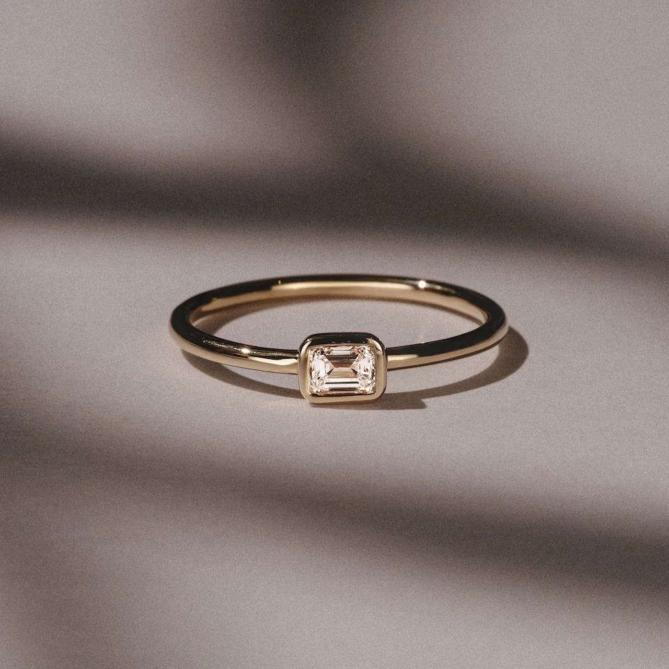 Horizon Emerald Cut Lab Diamond Solitaire Ring 0.25ct H/SI in 9K Gold