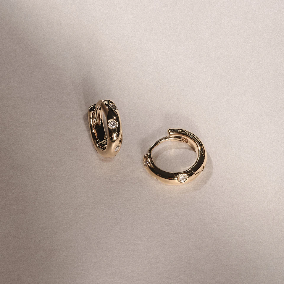 Seamless Lab Diamond Huggie Earrings 0.08ct in 18K Gold Vermeil