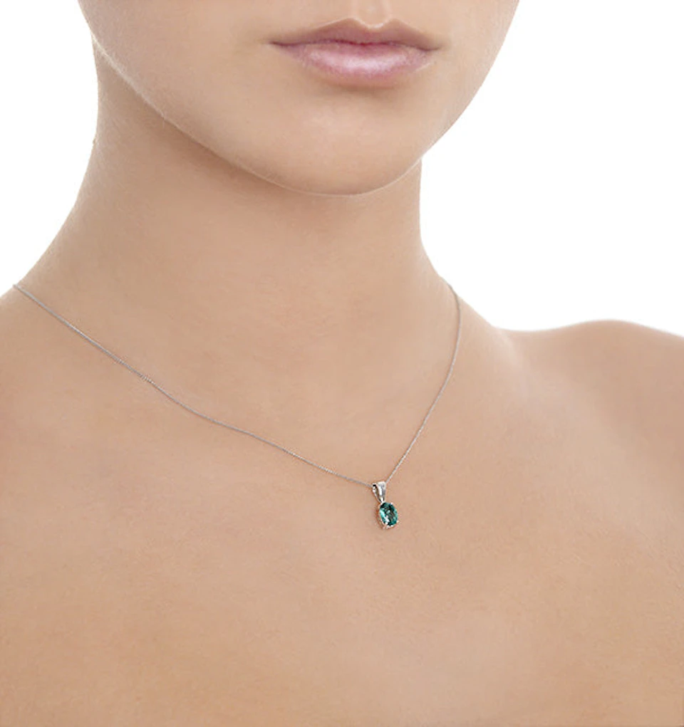 Emerald 7 x 5mm Pendant Necklace Set in 9K White Gold