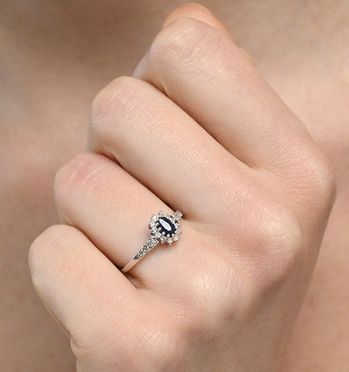 Sapphire Ring with Lab Diamonds in 925 Silver - 5 x 3mm Centre