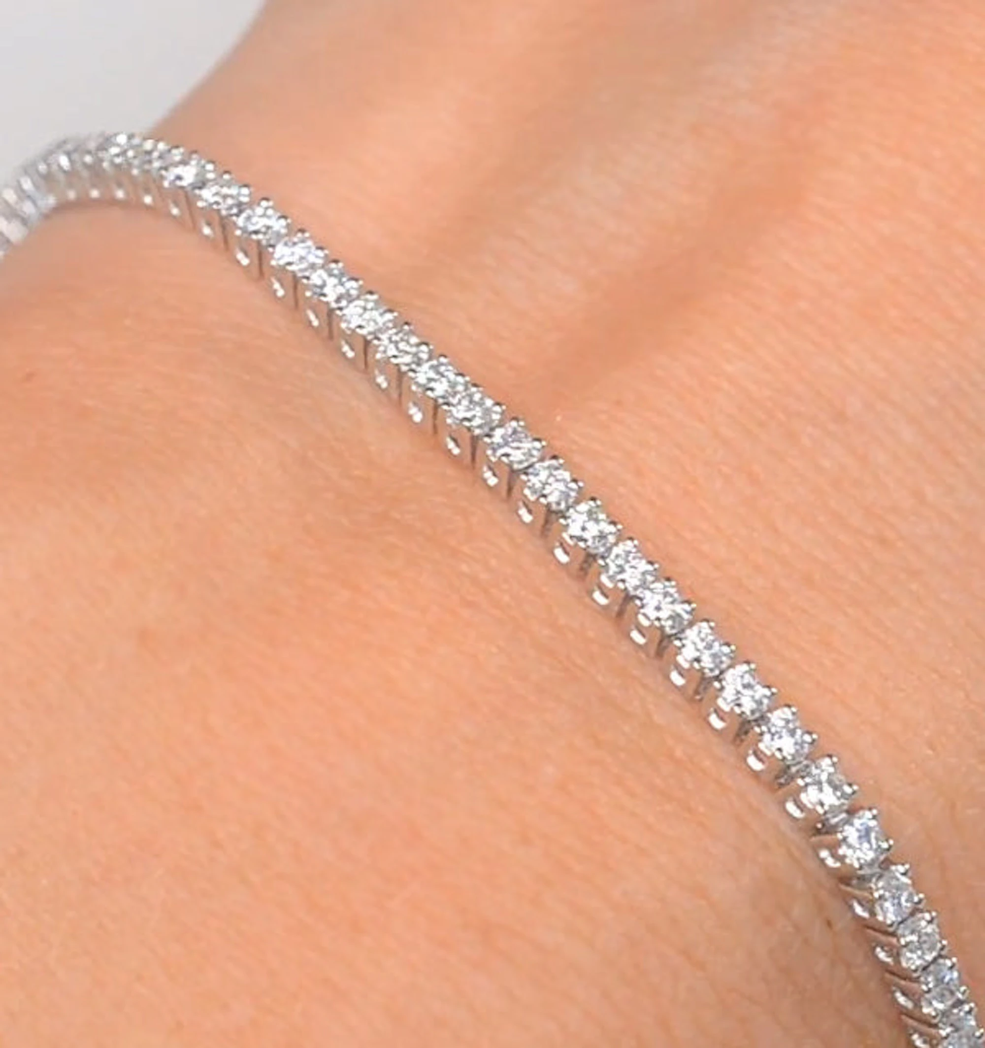 2ct Diamond Tennis Bracelet Claw Set in 9K White Gold