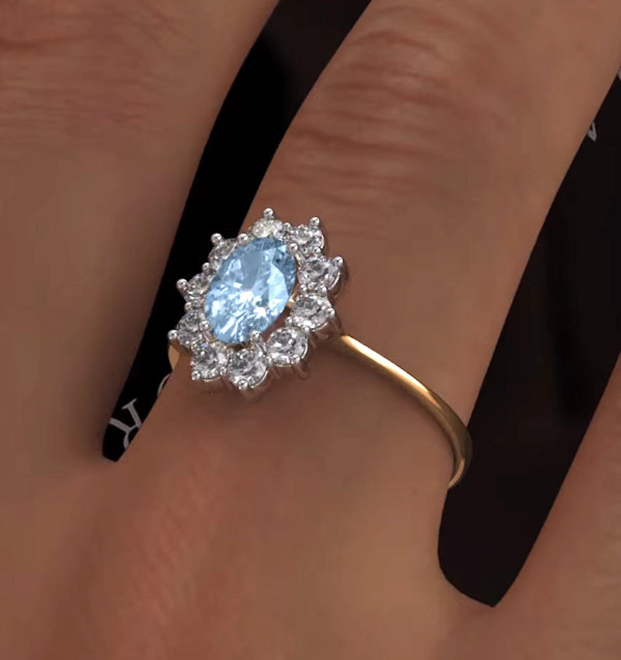 Aquamarine 0.70ct and Diamond 0.50ct 18K Gold Ring