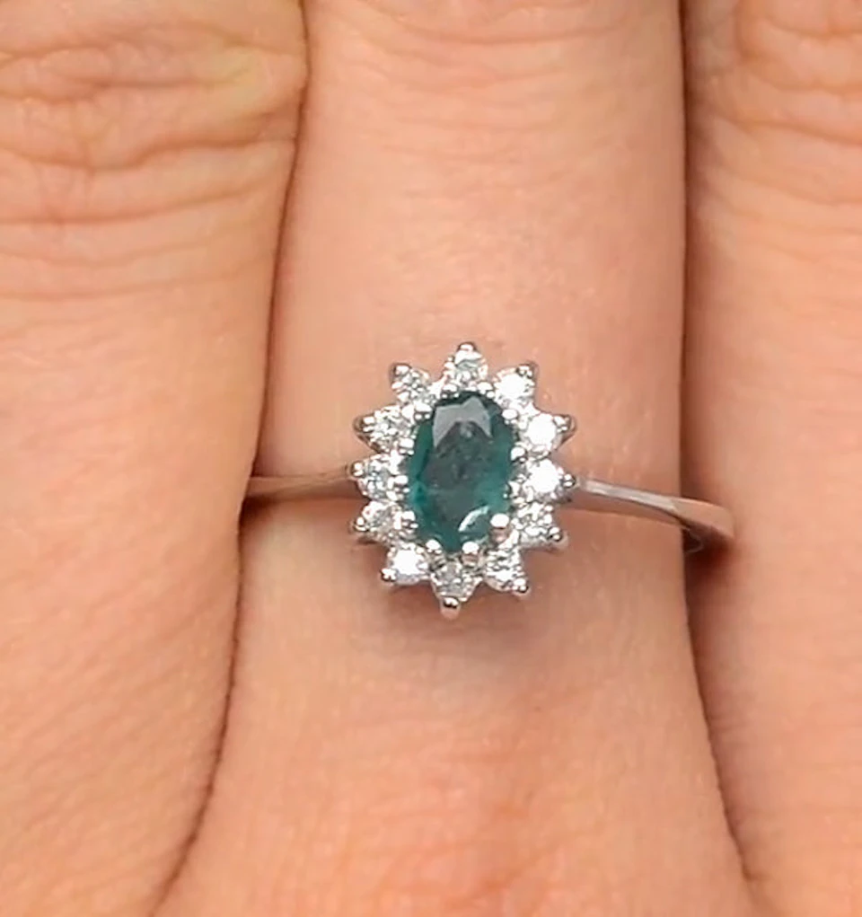 Emerald 6 x 4mm And Diamond 18K White Gold Ring FET33-GY