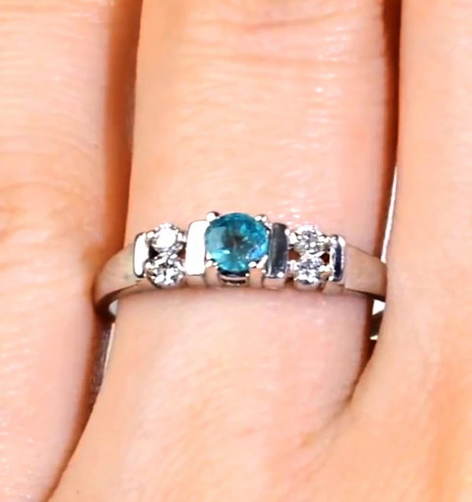 Emerald 3.75mm And Diamond 18K White Gold Ring SIZES AVAILABLE K Q