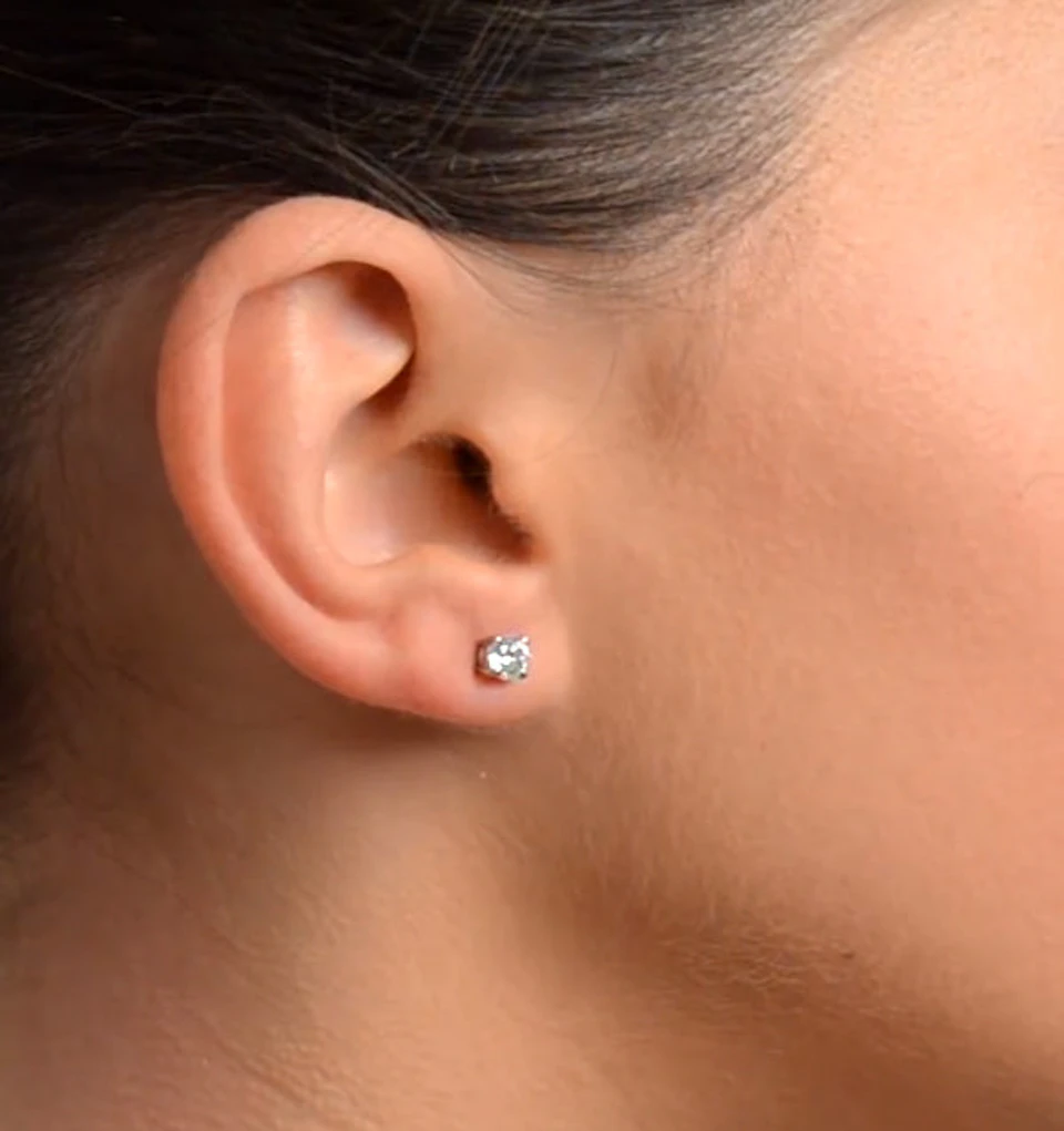 Diamond Earrings 0.66CT Studs H/SI Quality in Platinum - 4.5mm