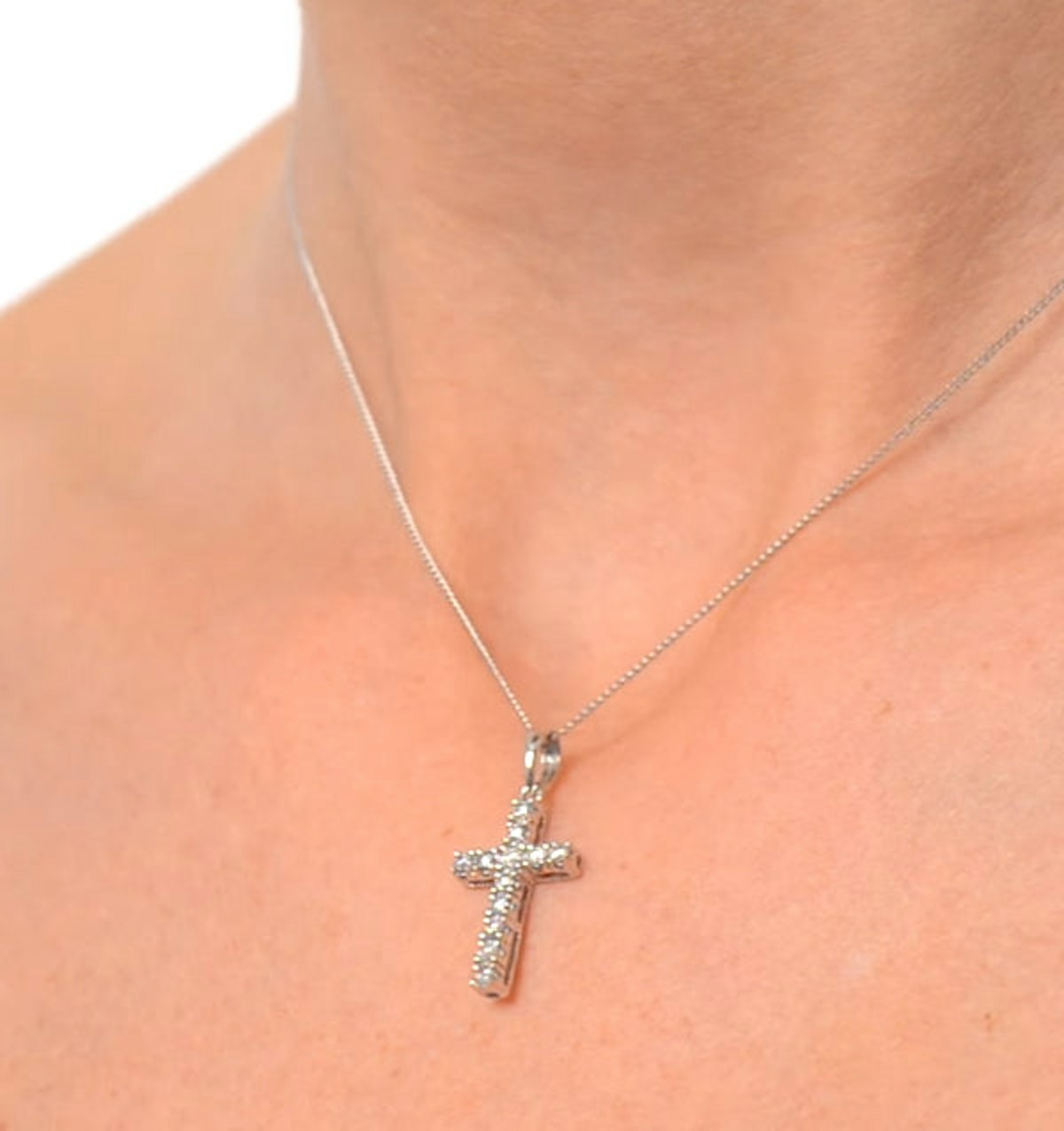Cross Pendant Necklace 0.22CT Diamond 9K White Gold