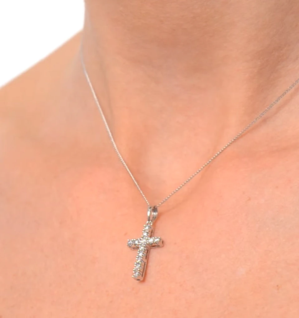 Lab Diamond Cross Necklace Pendant 0.22ct set in 925 Silver